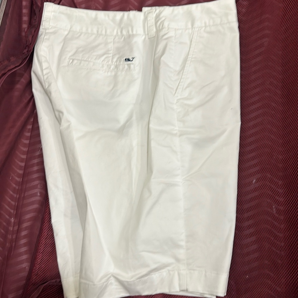 Vineyard Vines White Chino-style shorts
